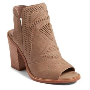 Vince Camuto Peep Toe Tan Suede Ankle Bootie 7.5